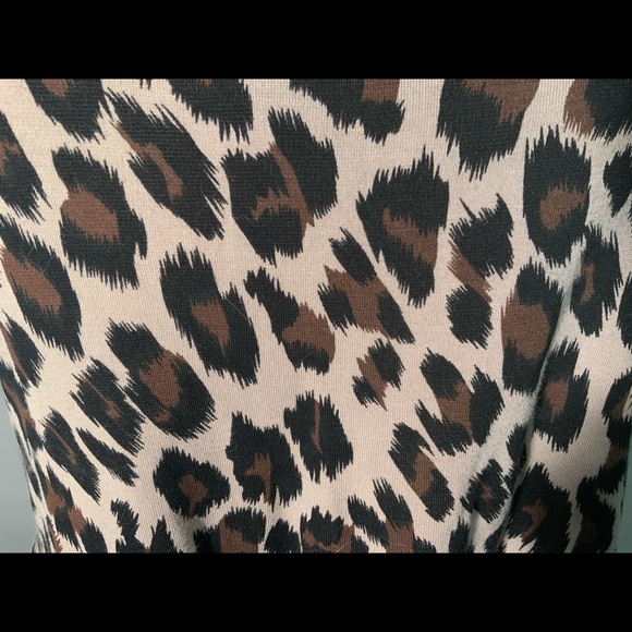 Torrid Peplum Top in Leopard print Size 0x - Picture 5 of 6